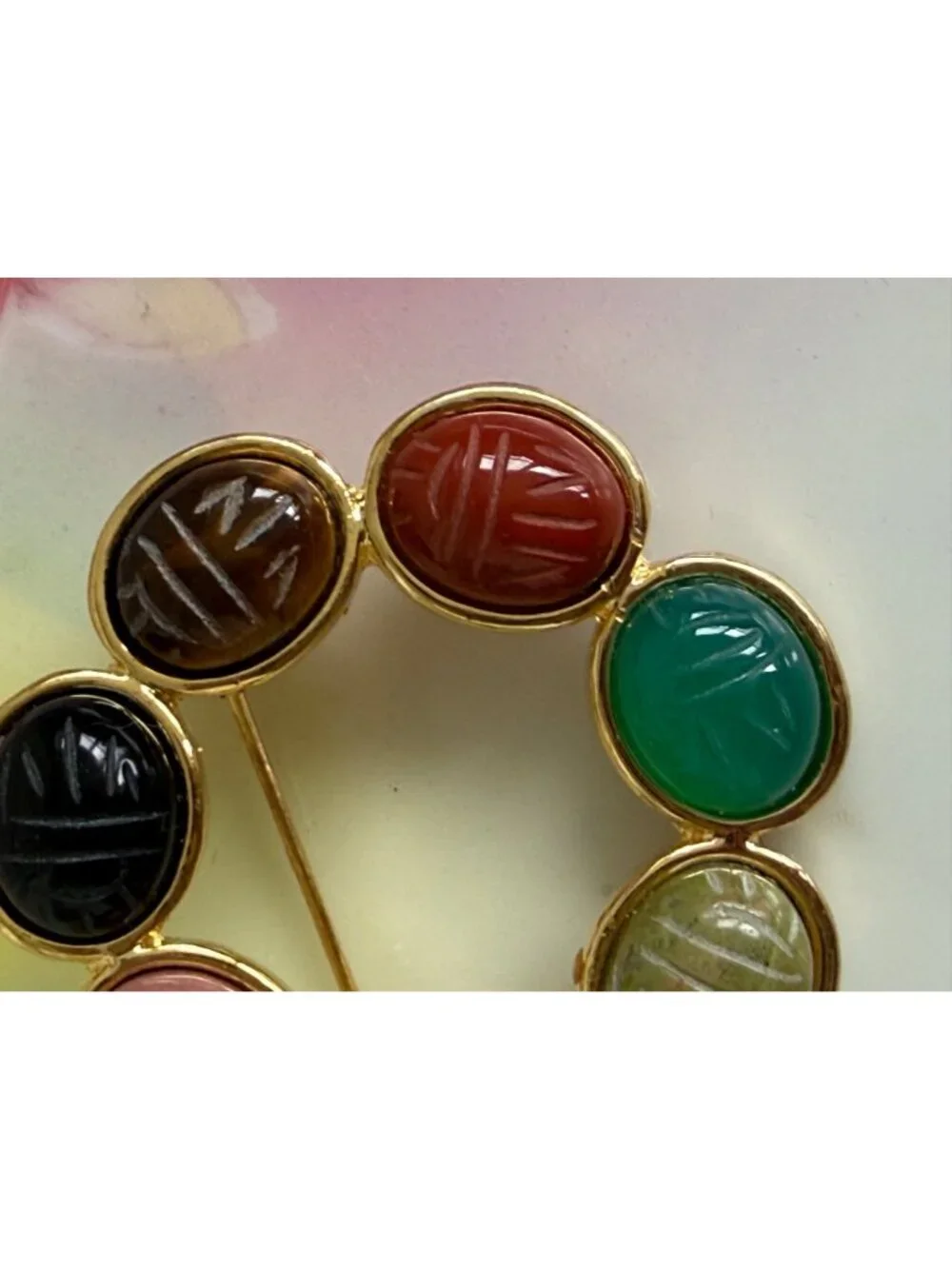 Vintage 70s Round Scarab Gemstone Beetle Brooch Gold Tone - Picture 6 of 9